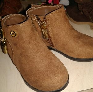 Michael Kors toddler size 5 boots